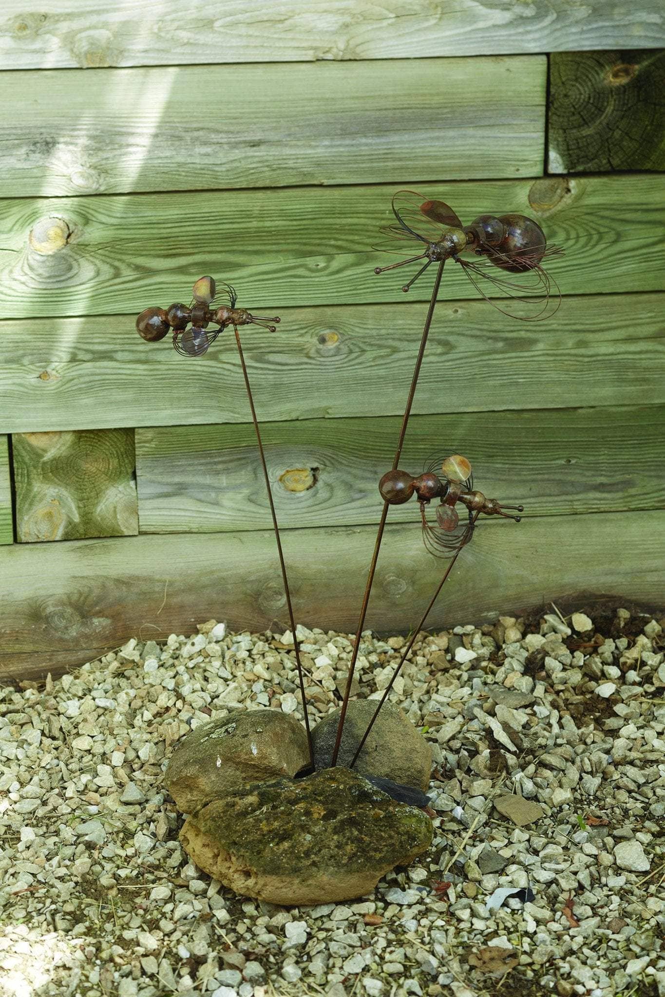 Triple Bee With Spinning Wings Garden Statue